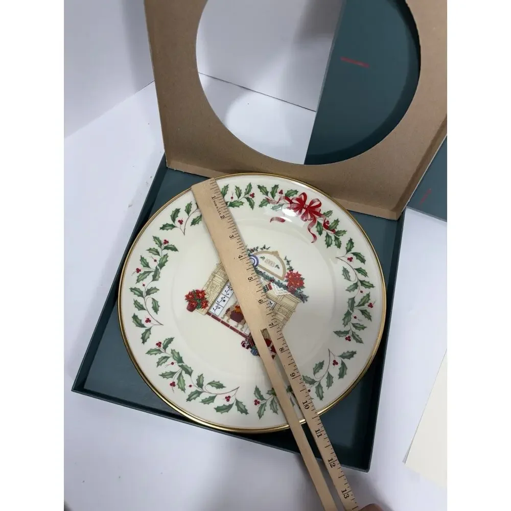 HOLIDAY by Lenox 1993 CHRISTMAS PLATE 10.5